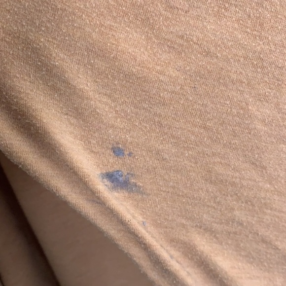 Aritzia Wilfred V Neck Tan T-Shirt Short Sleeve - Picture 6 of 8